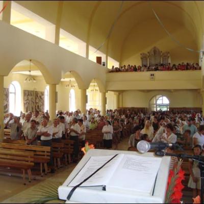 2 august 2009: Rotunda: Consacrarea altarului şi sfinţirea bisericii "Sf. Francisc din Assisi"