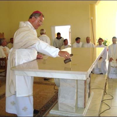 2 august 2009: Rotunda: Consacrarea altarului şi sfinţirea bisericii "Sf. Francisc din Assisi"