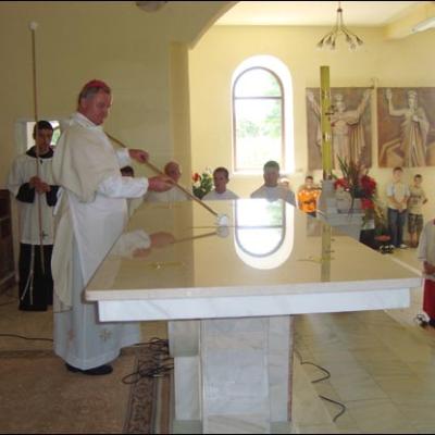 2 august 2009: Rotunda: Consacrarea altarului şi sfinţirea bisericii "Sf. Francisc din Assisi"