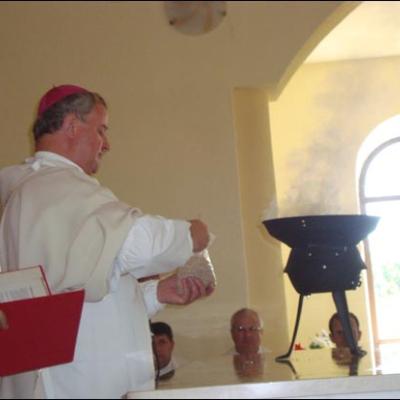 2 august 2009: Rotunda: Consacrarea altarului şi sfinţirea bisericii "Sf. Francisc din Assisi"