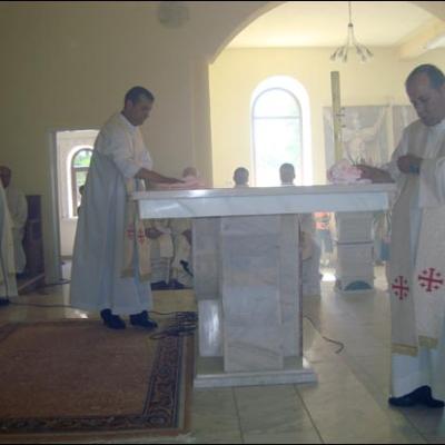 2 august 2009: Rotunda: Consacrarea altarului şi sfinţirea bisericii "Sf. Francisc din Assisi"