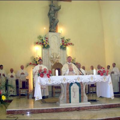 2 august 2009: Rotunda: Consacrarea altarului şi sfinţirea bisericii "Sf. Francisc din Assisi"