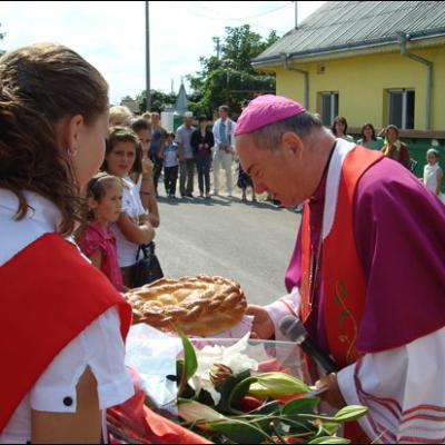 9 august: Barticeşti: Administrarea Mirului şi înmânarea mandatului misionar
