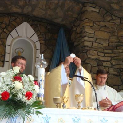 15 august 2009: Baraţi: Pelerinajul din sărbătoarea "Adormirea Maicii Domnului"