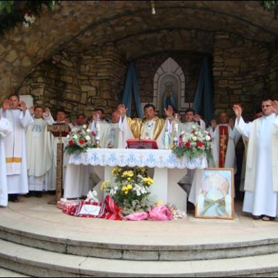 15 august 2009: Baraţi: Pelerinajul din sărbătoarea "Adormirea Maicii Domnului"