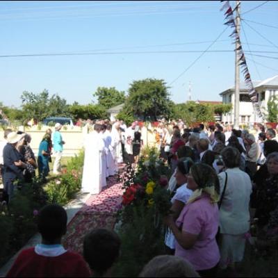 22 august: Garoafa: Consacrarea altarului şi sfinţirea bisericii