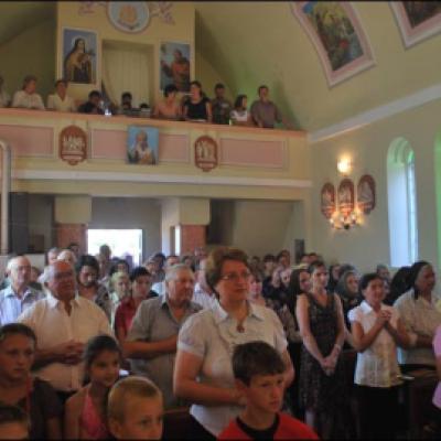 22 august: Garoafa: Consacrarea altarului şi sfinţirea bisericii