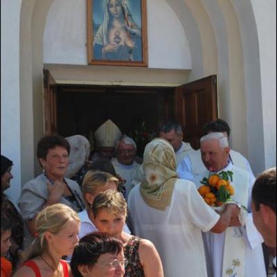 22 august: Garoafa: Consacrarea altarului şi sfinţirea bisericii