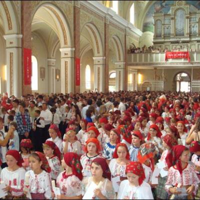23 august 2009: Administrarea Mirului în Parohia Săbăoani