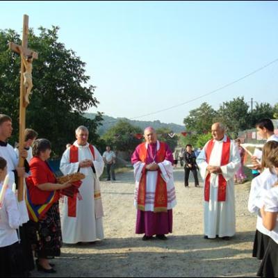 29 august 2009: Administrarea Mirului în filiala Bogdăneşti a Parohiei Prăjeşti