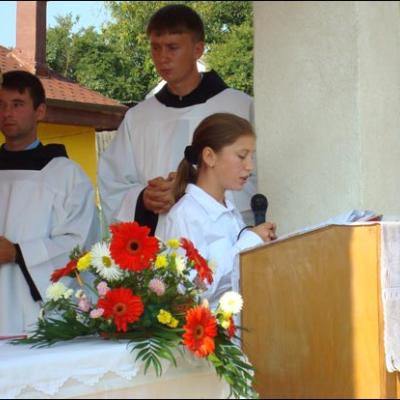 29 august 2009: Administrarea Mirului în filiala Bogdăneşti a Parohiei Prăjeşti