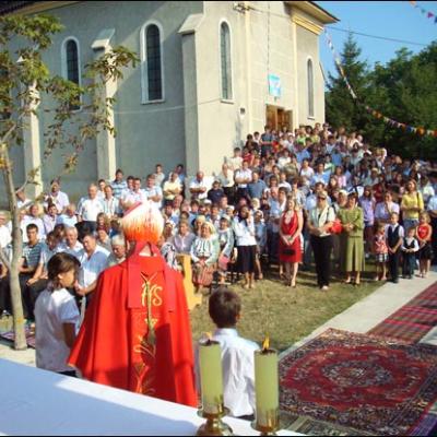 29 august 2009: Administrarea Mirului în filiala Bogdăneşti a Parohiei Prăjeşti