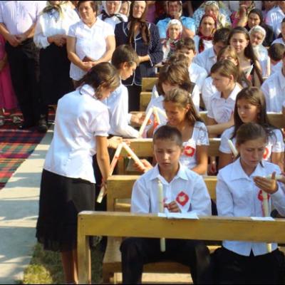 29 august 2009: Administrarea Mirului în filiala Bogdăneşti a Parohiei Prăjeşti
