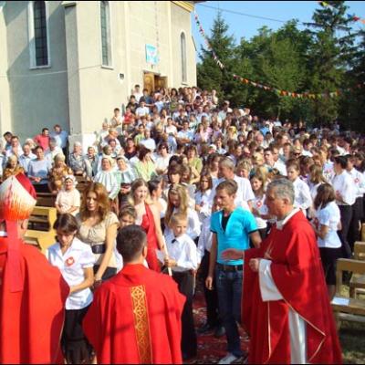 29 august 2009: Administrarea Mirului în filiala Bogdăneşti a Parohiei Prăjeşti