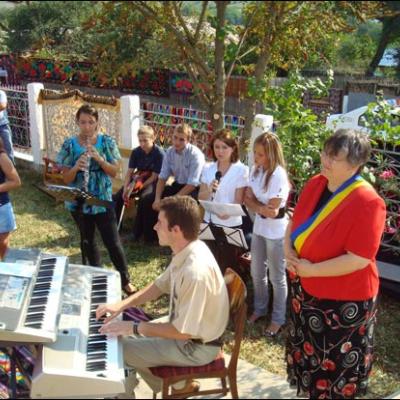 29 august 2009: Administrarea Mirului în filiala Bogdăneşti a Parohiei Prăjeşti