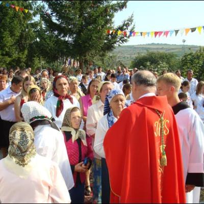 29 august 2009: Administrarea Mirului în filiala Bogdăneşti a Parohiei Prăjeşti