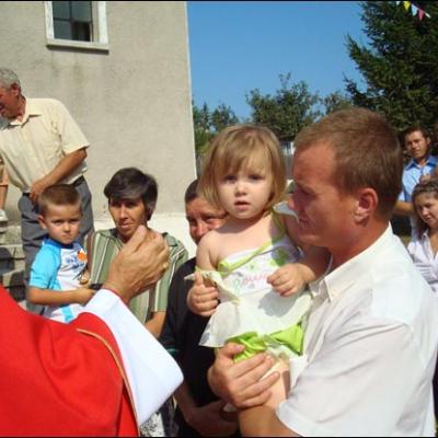 29 august 2009: Administrarea Mirului în filiala Bogdăneşti a Parohiei Prăjeşti