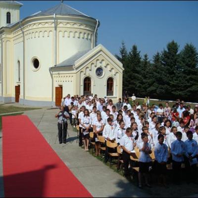 29 august 2009: Administrarea Mirului în Parohia Prăjeşti