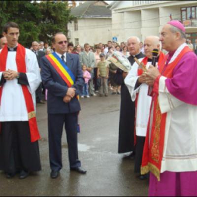 6 septembrie: Tămăşeni: Administrarea sacramentului Mirului
