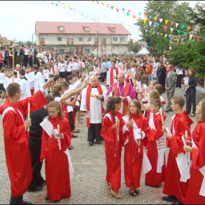 6 septembrie: Tămăşeni: Administrarea sacramentului Mirului