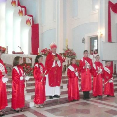 6 septembrie: Tămăşeni: Administrarea sacramentului Mirului