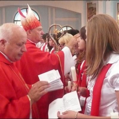 6 septembrie: Tămăşeni: Administrarea sacramentului Mirului