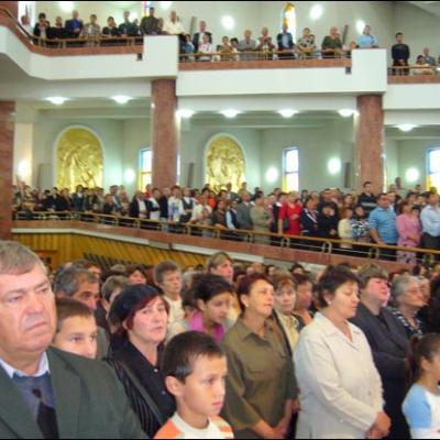 20 septembrie 2009: Bacău: Liturghie cu requiem pentru pr. Petru Mareş
