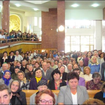 20 septembrie 2009: Bacău: Liturghie cu requiem pentru pr. Petru Mareş