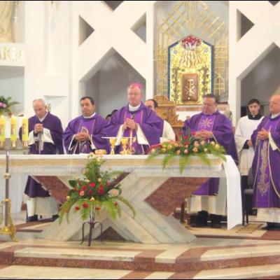 20 septembrie 2009: Bacău: Liturghie cu requiem pentru pr. Petru Mareş