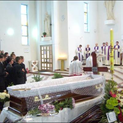 20 septembrie 2009: Bacău: Liturghie cu requiem pentru pr. Petru Mareş