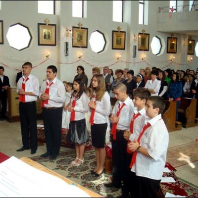 20 septembrie 2009: Administrarea Mirului în Parohia Tomeşti