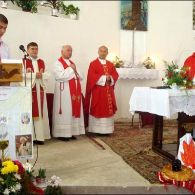20 septembrie 2009: Administrarea Mirului în Parohia Tomeşti