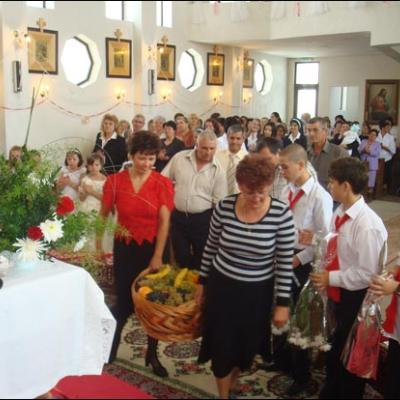 20 septembrie 2009: Administrarea Mirului în Parohia Tomeşti