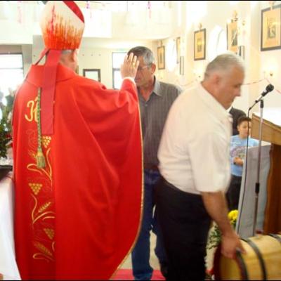 20 septembrie 2009: Administrarea Mirului în Parohia Tomeşti
