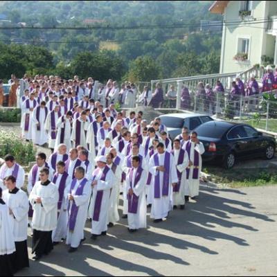 21 septembrie 2009: Faraoani: Funeraliile pr. Petru Mareş