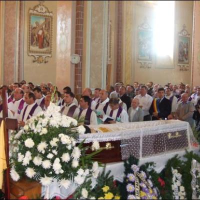 21 septembrie 2009: Faraoani: Funeraliile pr. Petru Mareş
