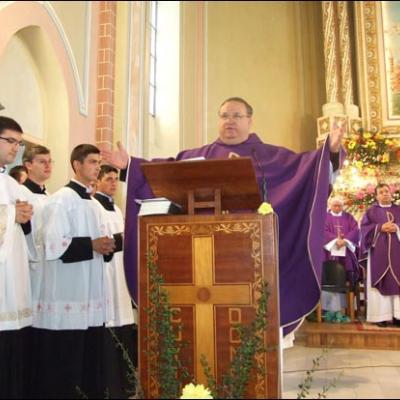 21 septembrie 2009: Faraoani: Funeraliile pr. Petru Mareş