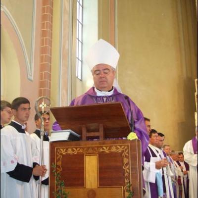 21 septembrie 2009: Faraoani: Funeraliile pr. Petru Mareş