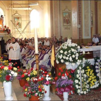 21 septembrie 2009: Faraoani: Funeraliile pr. Petru Mareş