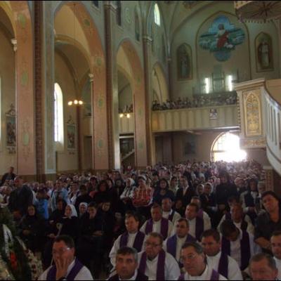 21 septembrie 2009: Faraoani: Funeraliile pr. Petru Mareş