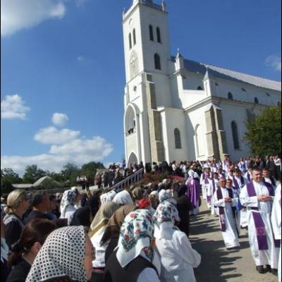 21 septembrie 2009: Faraoani: Funeraliile pr. Petru Mareş