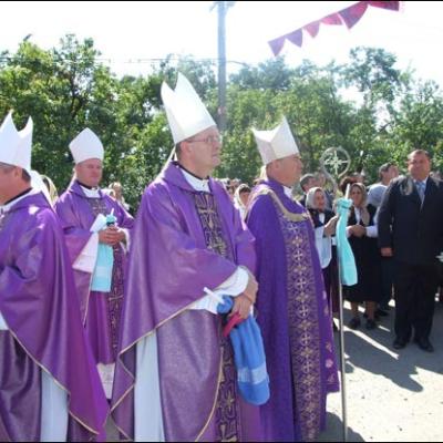 21 septembrie 2009: Faraoani: Funeraliile pr. Petru Mareş