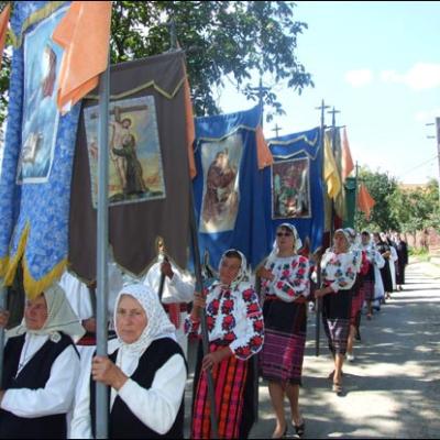 21 septembrie 2009: Faraoani: Funeraliile pr. Petru Mareş