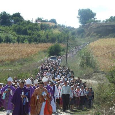 21 septembrie 2009: Faraoani: Funeraliile pr. Petru Mareş