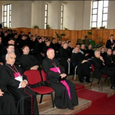 1-2 octombrie 2009: Roman: Simpozionul internaţional Fidelitatea lui Cristos, fidelitatea preotului