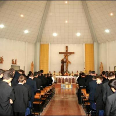 1-2 octombrie 2009: Roman: Simpozionul internaţional Fidelitatea lui Cristos, fidelitatea preotului