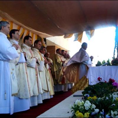 4 octombrie 2009: Roman: Sfinţiri de diaconi la Institutul Teologic Franciscan