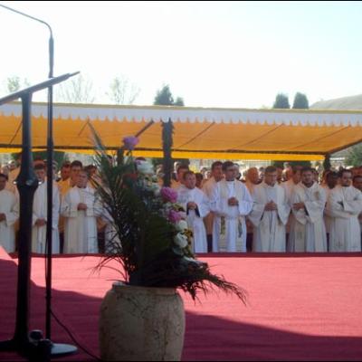 4 octombrie 2009: Roman: Sfinţiri de diaconi la Institutul Teologic Franciscan