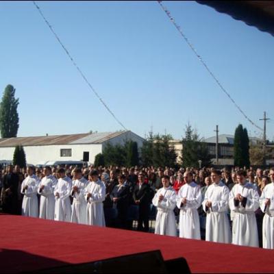 4 octombrie 2009: Roman: Sfinţiri de diaconi la Institutul Teologic Franciscan