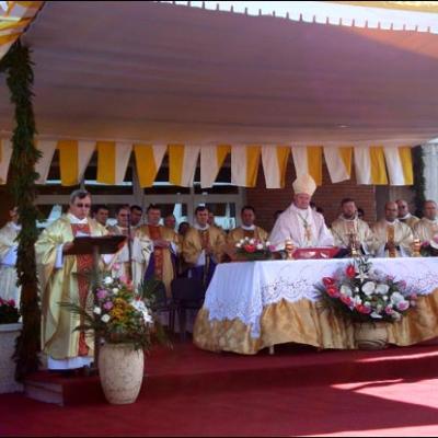 4 octombrie 2009: Roman: Sfinţiri de diaconi la Institutul Teologic Franciscan